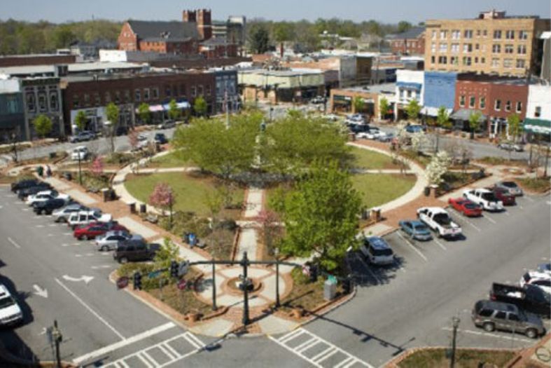 Abogado de familia en Gainesville GA brindando asesoría legal en custodia y divorcios